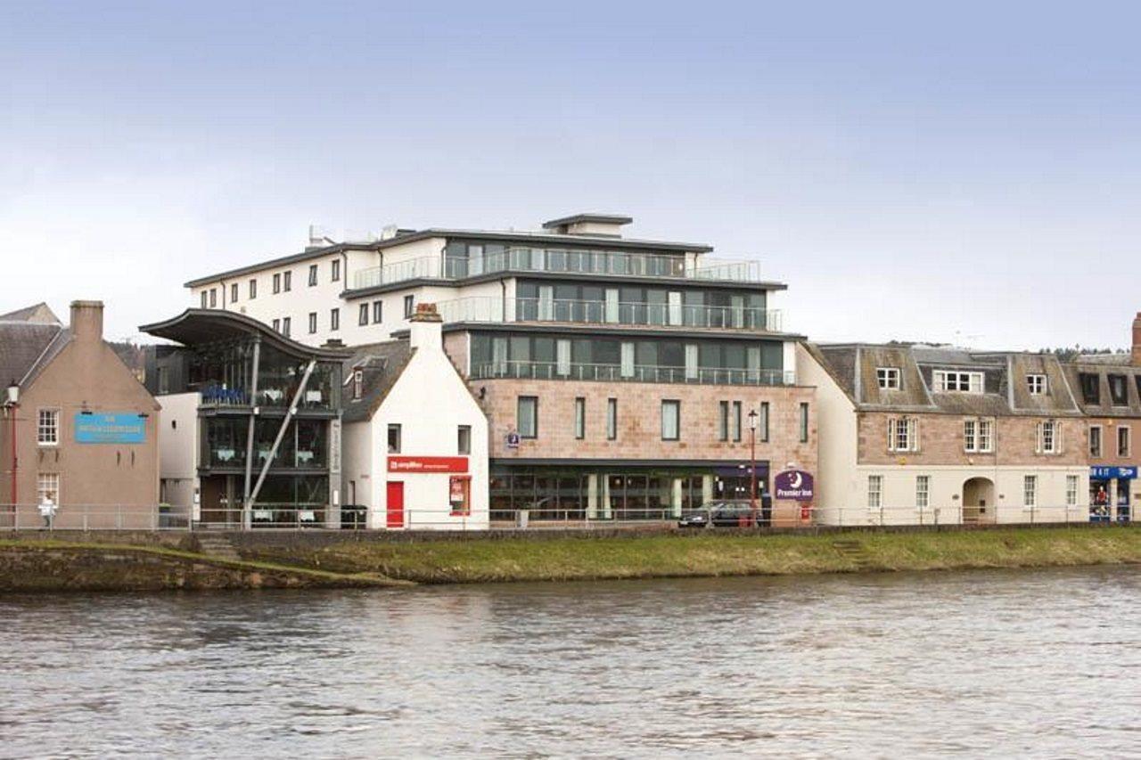 Premier Inn Inverness Centre - River Ness Exterior foto